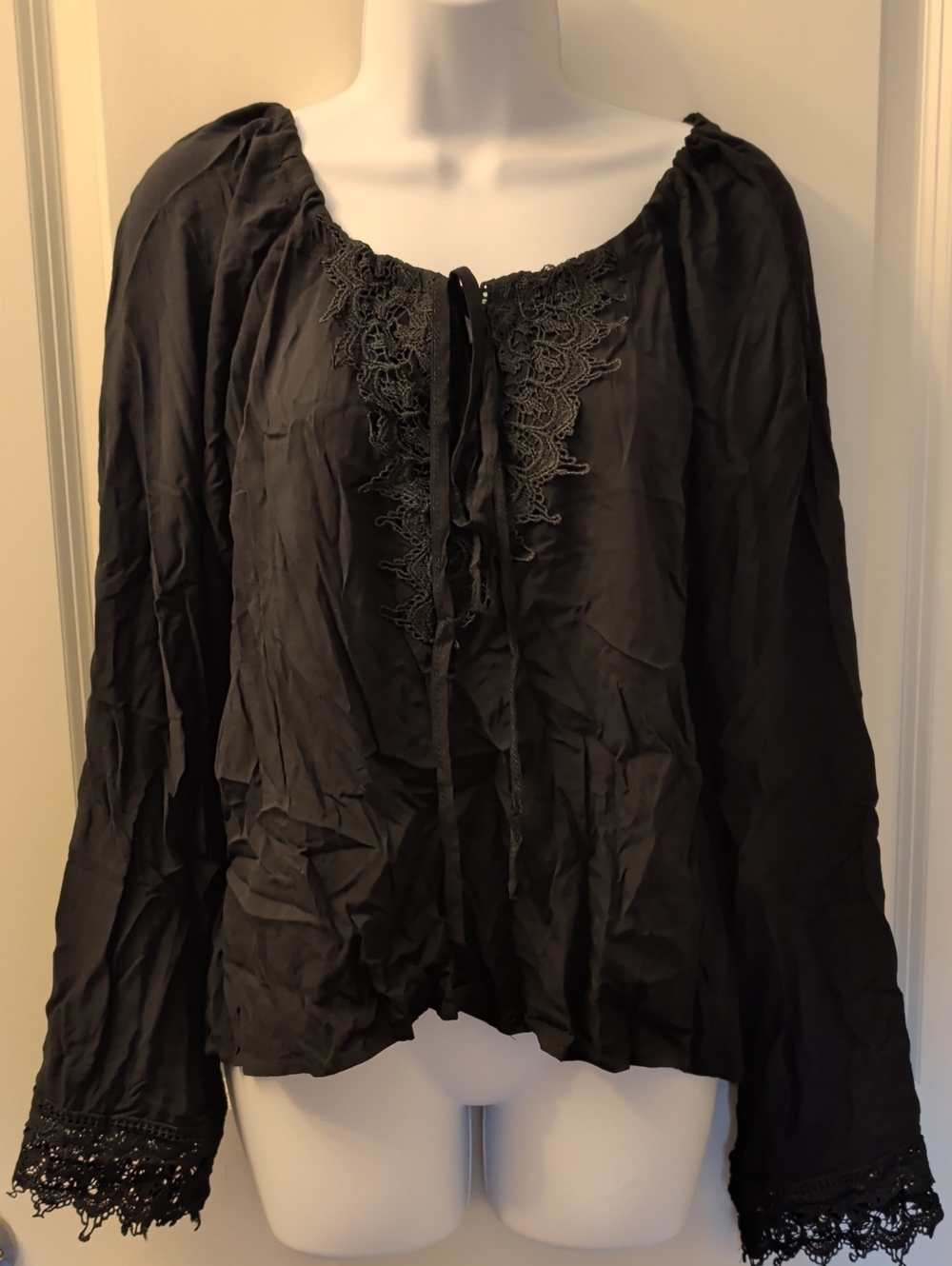 Boho Black Lace-Trim Peasant Tunic